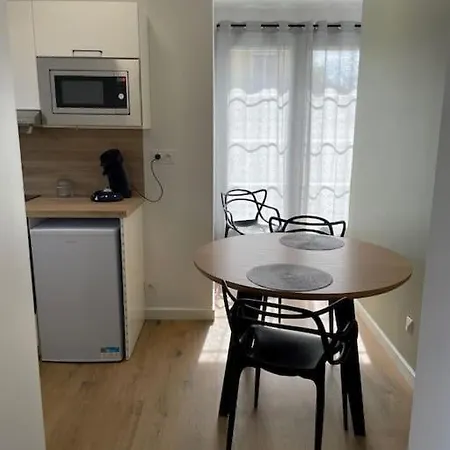 - 4 * بورْتيه سور جارون